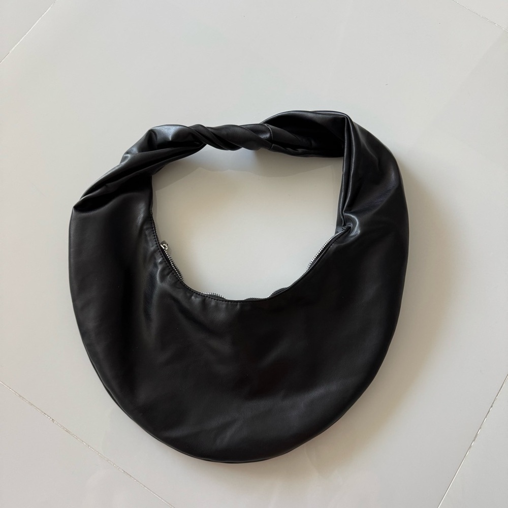 H&M Black Shoulder Bag